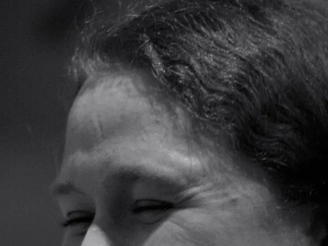 Prolonged gaze of AS patients might be influenced by favorable facial expressions