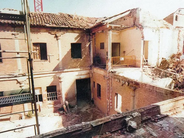 Abandoned her country cottage for a foreign sojourn - Sochinka